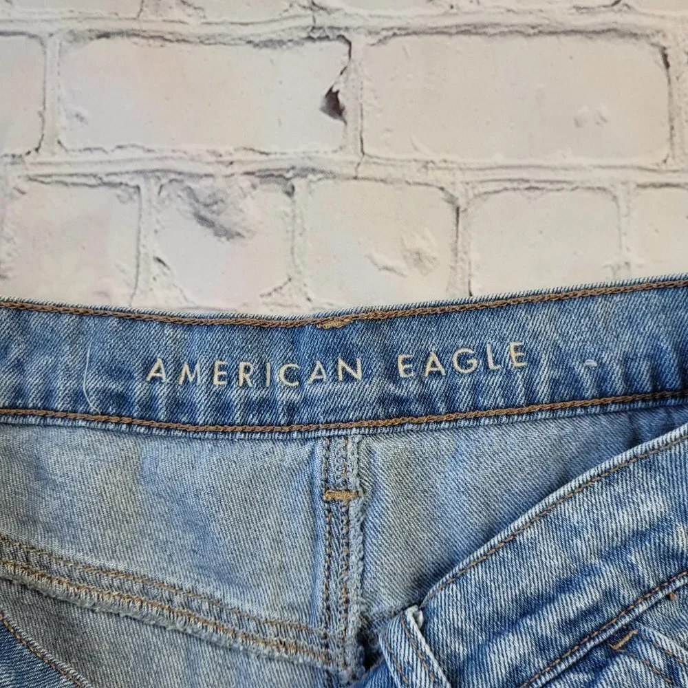 ✅ American Eagle Women's light blue mom shorts size 6